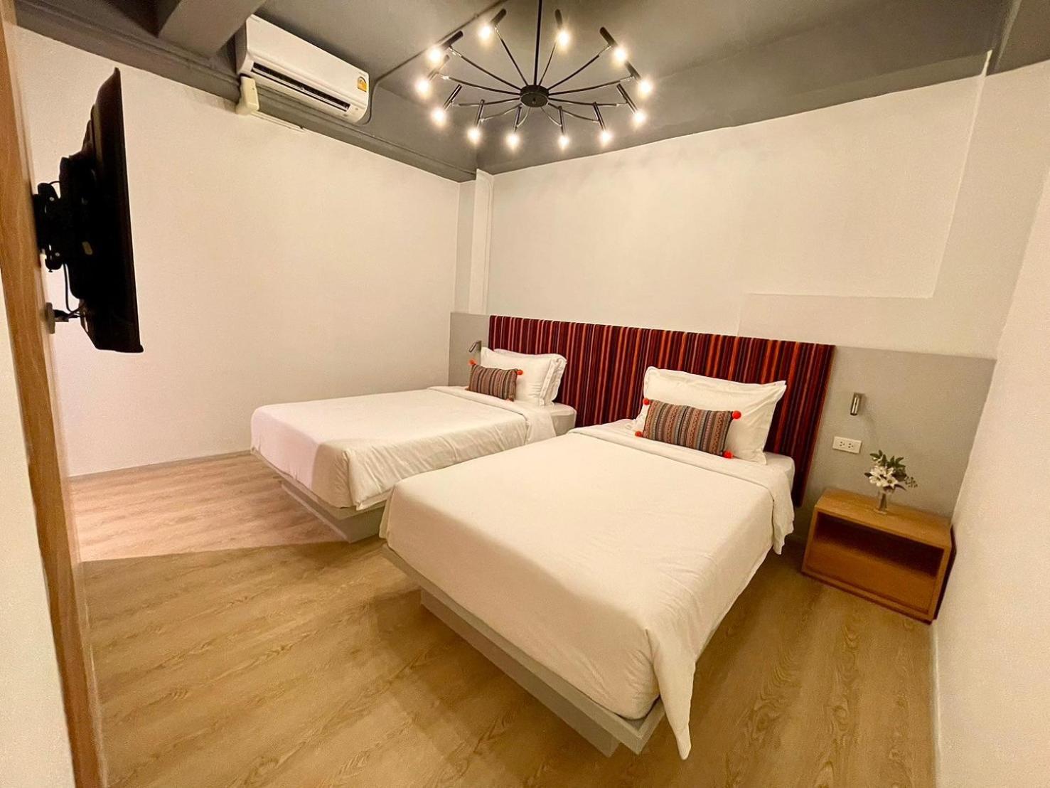 At Thaphae Hostel Chiang Mai Exterior photo
